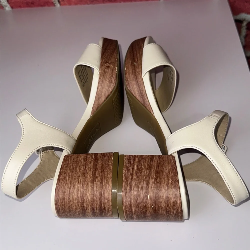 LifeStride Cream Platform Block Heel Sandals – Soft System Comfort size 7.5 M